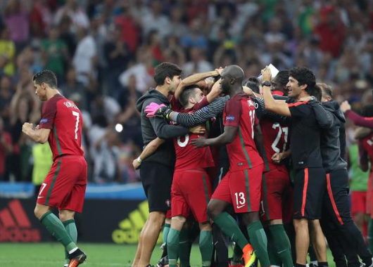 2016年欧洲杯四分之一决赛回顾：葡萄牙险胜波兰