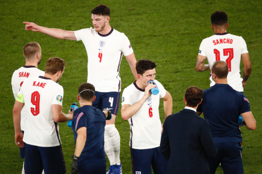 2020年欧洲杯四分之一决赛精彩回顾：英格兰战胜乌克兰