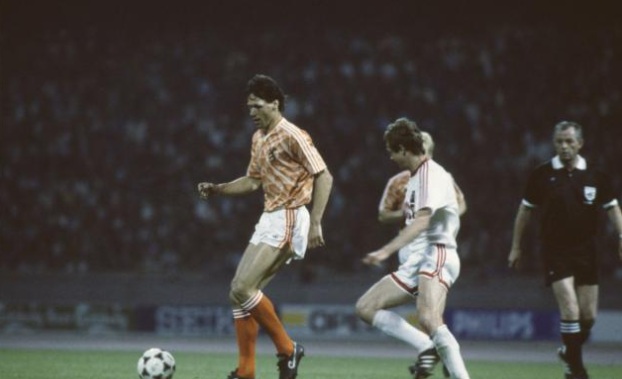 历史经典：荷兰2:1德国逆转
