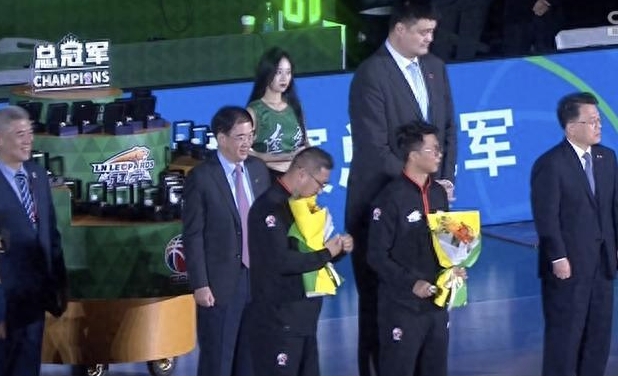 辽宁夺冠姚明却全程黑着脸:辽宁夺冠引发争议